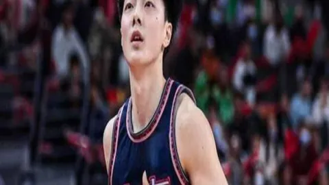 76分钟独中三元！埃泽帽子戏法，阿森纳4-1逆转热刺，荣耀之战落幕！